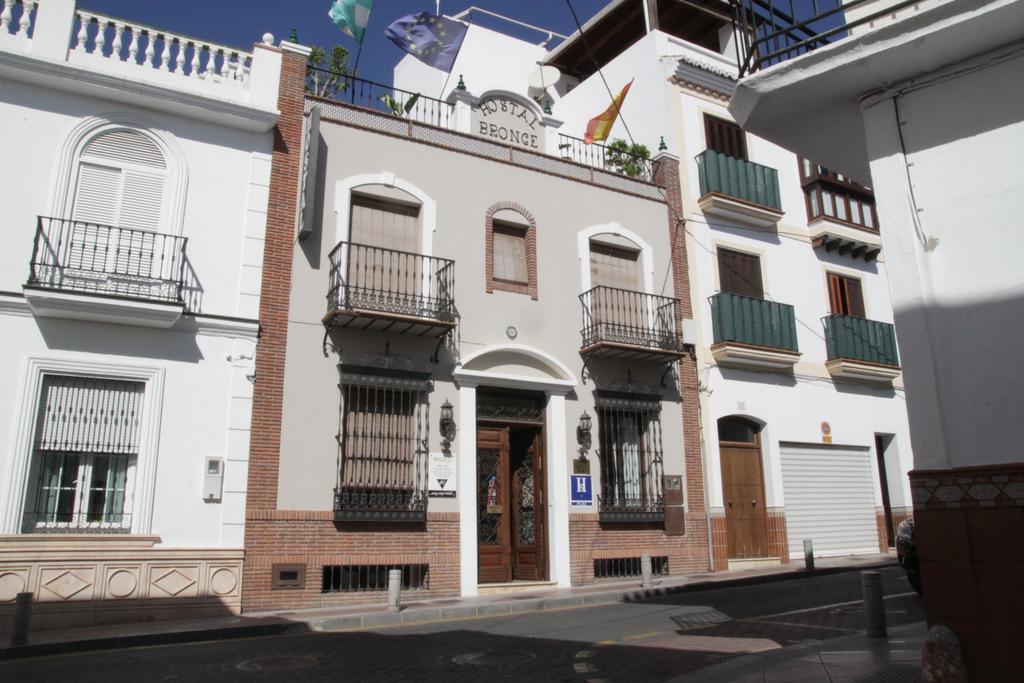Pensión Easy Bronce Nerja